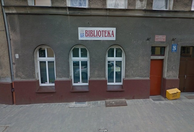 Biblioteka znajdowała się w kamienicy przy ulicy Nad Odrą 26 w Szczecinie