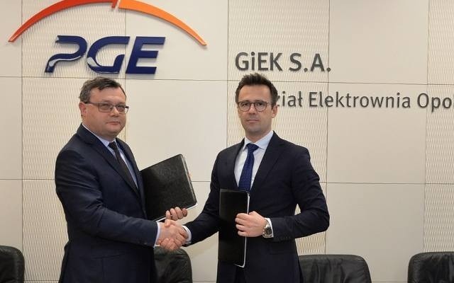 Bernard Ptaszyński (z lewej) został dyrektorem elektrowni 3...
