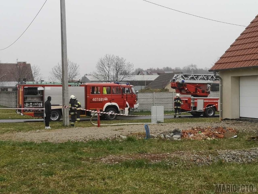 Pożar w Zielęcicach koło Brzegu. Paliła się altana i drewniany barakowóz. Nie ma poszkodowanych