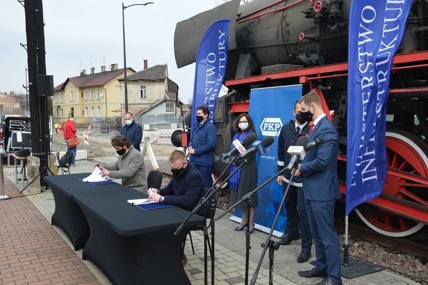 Dworzec w Rozwadowie po odnowie będzie perłą architektury [ZDJĘCIA]