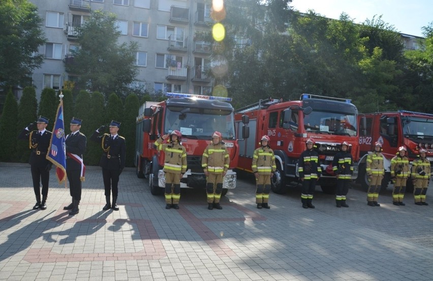 Uroczyste wręczenie aktów nadania pierwszego stopnia aspiranckiego strażakom z Tarnobrzega (ZDJECIA)