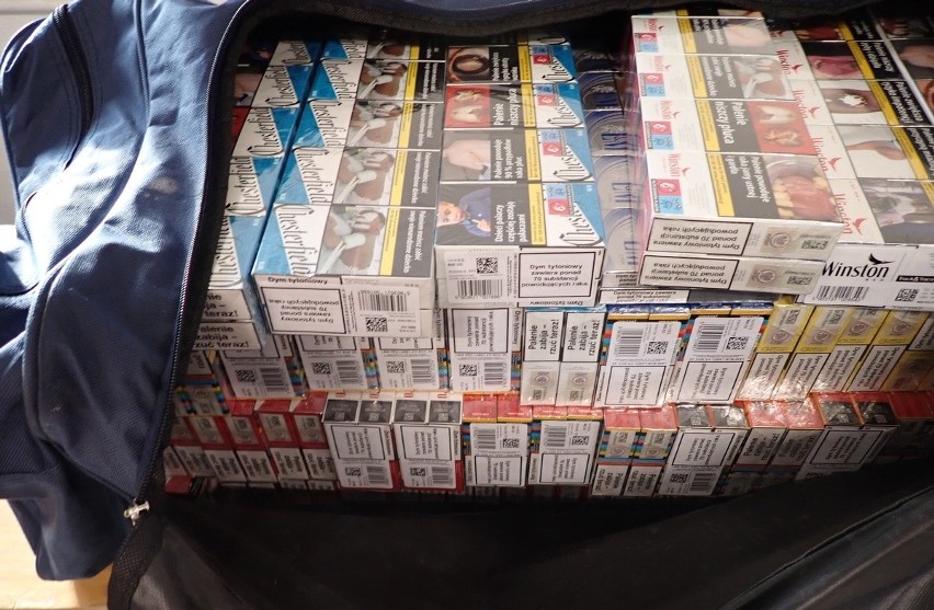 W torbach podróżnych zlokalizowano 25 tys. papierosów z...