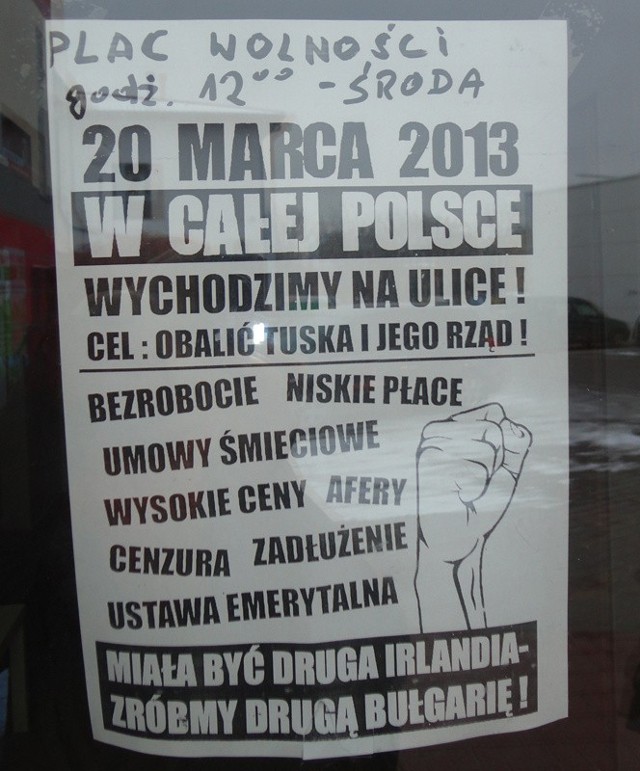 Plakaty, które pojawiły się w wielu punktach na terenie Ostrowca, zachęcają do udziału w proteście.