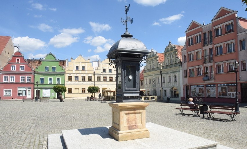 Kiosk meterologiczny na rynku w Bytomiu Odrzańskim