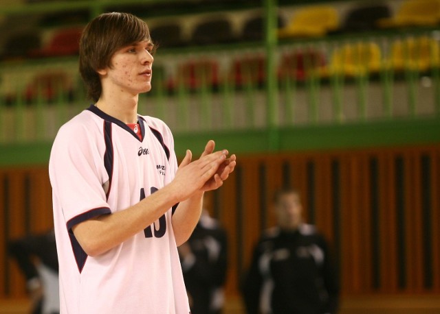 Łukasz Łapszyński jest jednym z trzech siatkarzy juniorów Czarnych Radom, którzy walczyć będą w Turcji o medale mistrzostw Europy kadetów