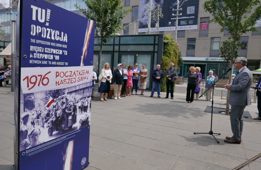 Wystawa IPN „TU rodziła się opozycja” na Rynku w Katowicach....