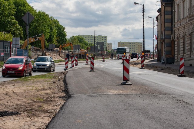 Jak podaje Zarząd Dróg Miejskich w Bydgoszczy od czwartku, 4 lipca, wykonawca budowy linii tramwajowej na ul. Kujawskiej, wprowadzi kolejną zmianę w tymczasowej organizacji ruchu. Szczegóły na kolejnych stronach >>Rajd Pekin - Paryż 2019. Zabytkowe samochody w Bydgoszczy