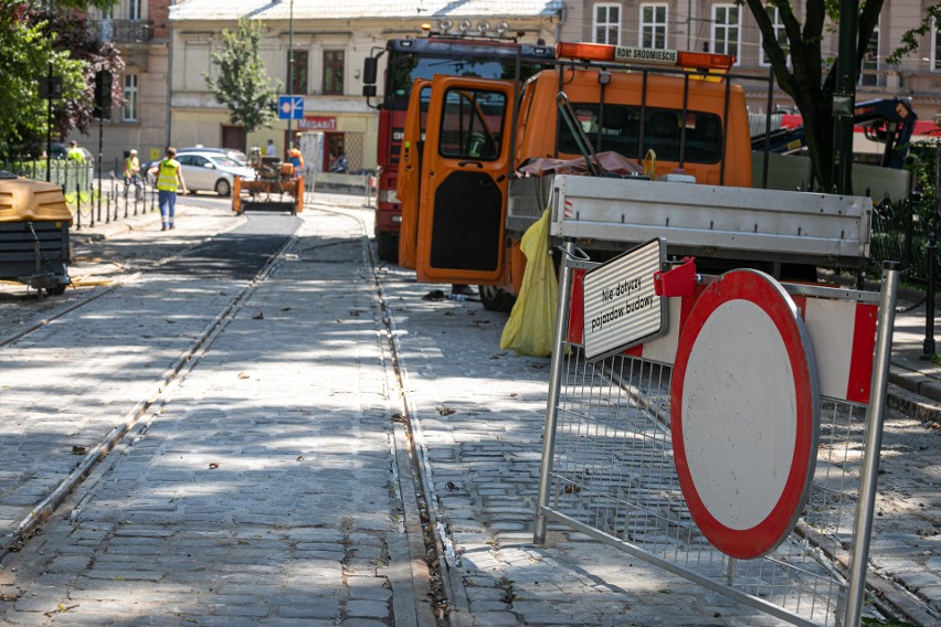 Trwają prace na skrzyżowaniu ulic Dominikańskiej i św....