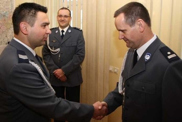 Włoszczowska policja ma nowego wicekomendanta, którym został miejscowy oficer Marian Bała (z prawej).