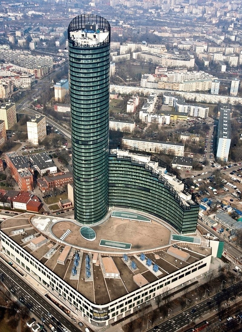 Sky Tower we Wrocławiu - 212 metrów...