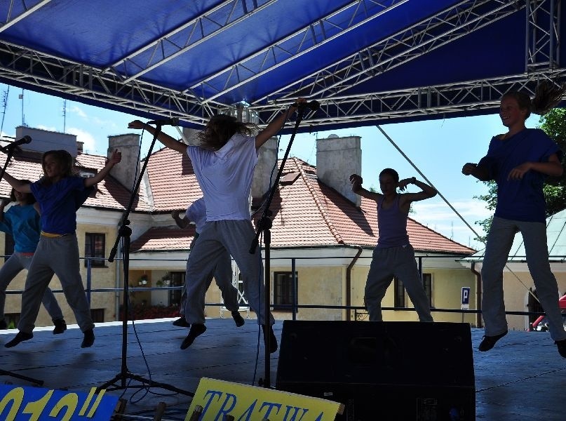 Na scenie zaprezentował się zespół taneczny z Koprzywnicy.