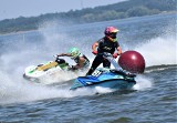 Mistrzostwa Europy i Świata skuterów wodnych trwają na Jeziorsku w Ostrowie Warckim. Półfinały i finały w weekend. Kiedy zajrzeć? 