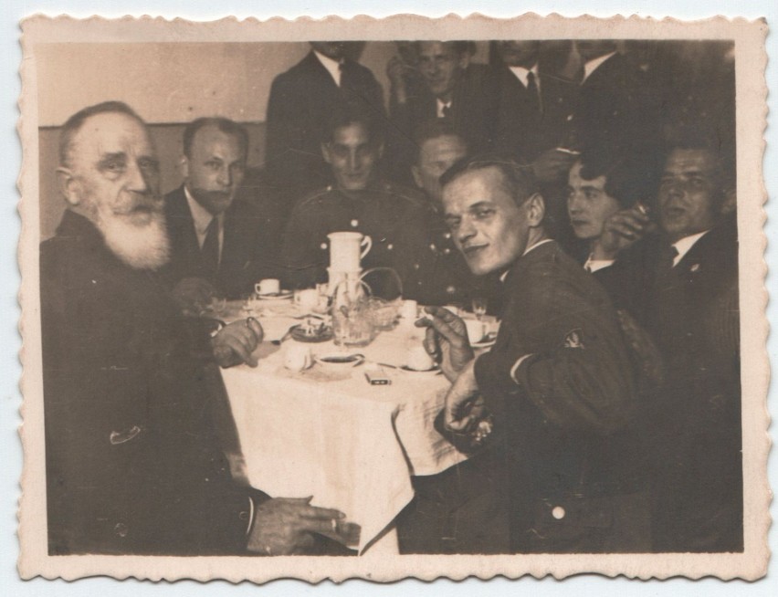 Stefan Artwiński (pierwszy z lewej) - prezydent Kielc w...