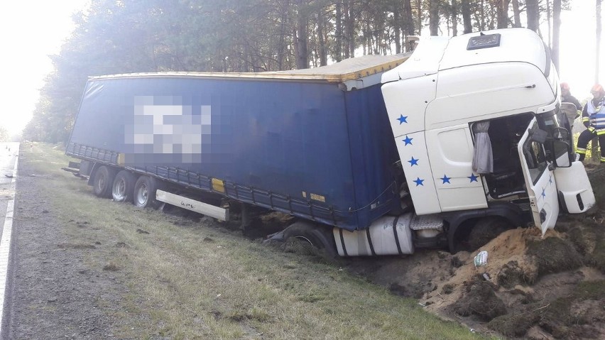 Tragiczny wypadek na DK 10 w Stryszku. Samochód ciężarowy...