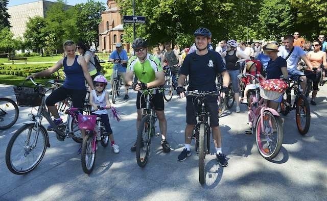 W niedzielę miłośnicy dwóch kółek spotykają się przy placu Wolności skąd o 10.00 wyruszy rajd 