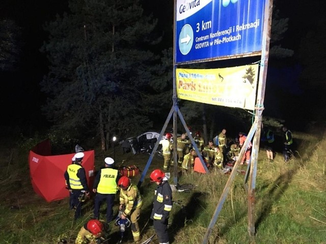 Po godzinie 18 na skrzyżowaniu Drogi Krajowej nr 10 oraz drogi Piła-Plotki doszło do zderzenia pojazdu ciężarowego oraz samochodu osobowego.