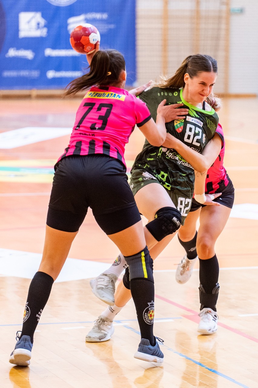 PGNiG Superliga Kobiet. Porażka Suzuki Korony Handball Kielce w Kobierzycach, czerwona kartka trenera