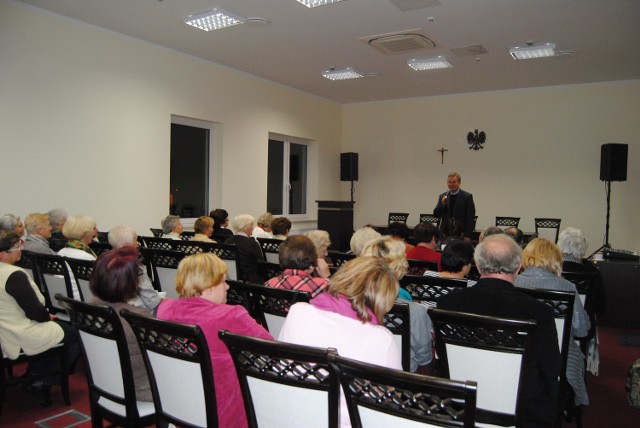 Jednym z wykładowców Uniwersytetu Trzeciego Wieku w Szydłowcu był ksiądz doktor Marek Dziewiecki.