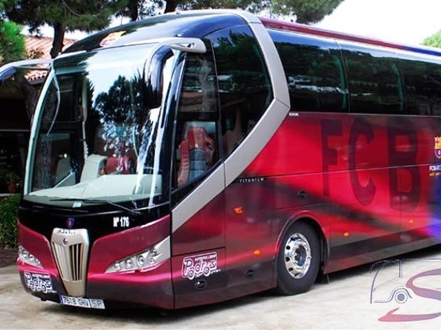 Autobusem klubowym FC Barcelona pojadą do Polic piłkarze Bytovii