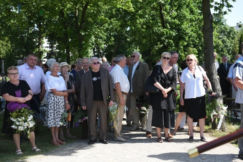 We wtorek na Cmentarzu Komunalnym numer 2 pożegnano Andrzeja...