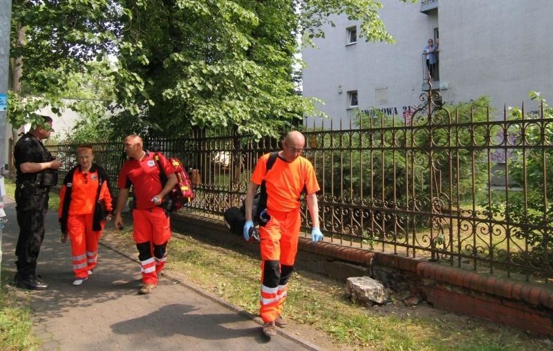 Straż, pogotowie i policja przy Alei Jaworowej. Mieszkańcy martwili się o współlokatorów (ZDJĘCIA)