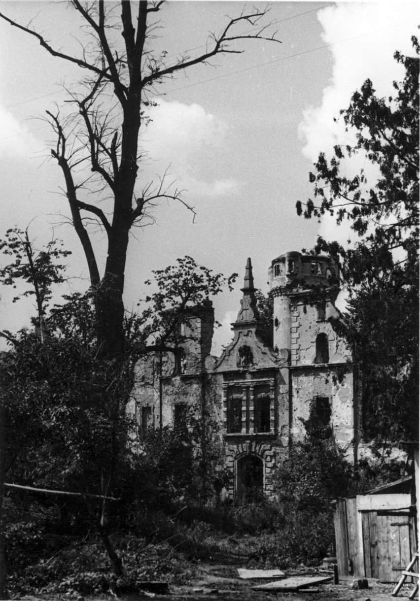 Smutna historia pięknego pałacu w Białej Nyskiej. Pół wieku temu zniszczono go w „czynie społecznym”, bo szpecił wioskę