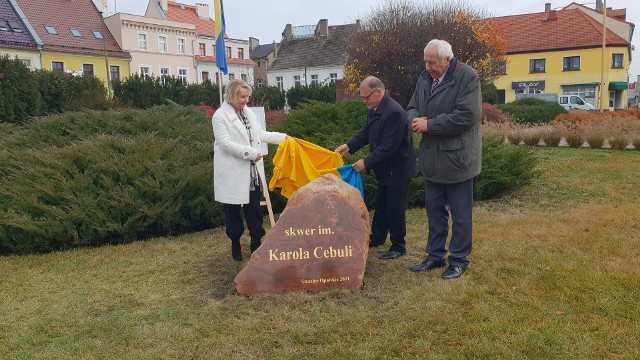 Skwer w centrum Strzelec Opolskich upamiętnia już Karola Cebulę.