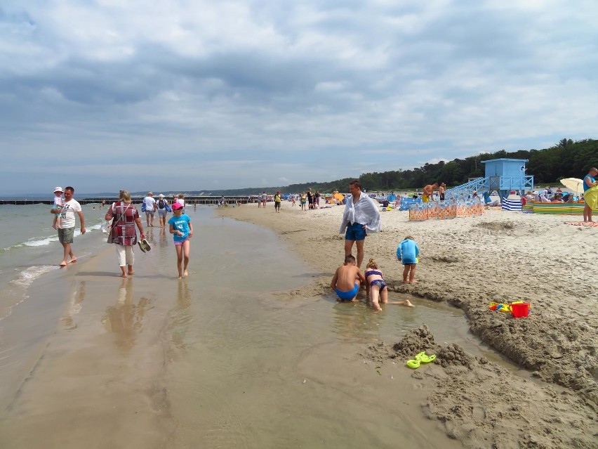 Rozpoczęło się lato. Wspaniała pogoda na plażowanie w Ustce....