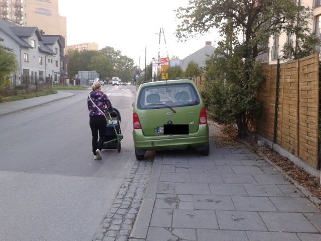 "Mistrz parkowania" z ul. Białoprądnickiej w Krakowie.