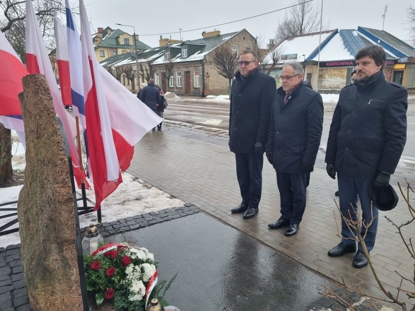 W Suwałkach uczczono pamięć ofiar Holocaustu. Prezydent złożył kwiaty pod obeliskiem