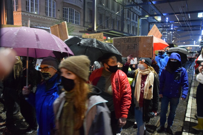 Strajk kobiet w Katowicach. Kolejny protest pod hasłem „To...