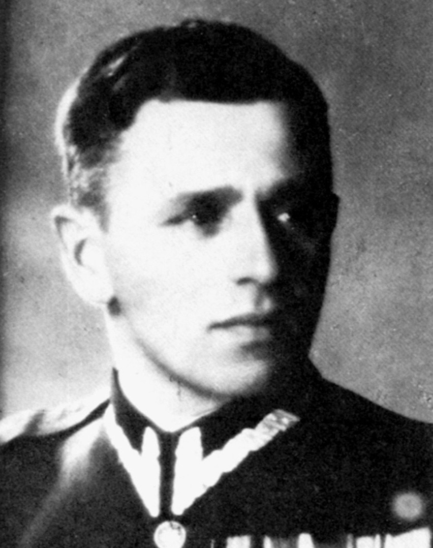 Major Henryk Sucharski, dowódca Wojskowej Składnicy...