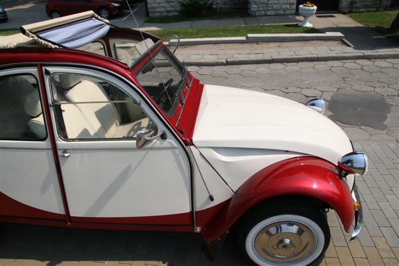 Odrestaurowany citroen 2 CV