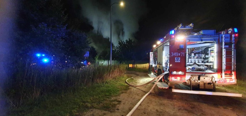 W gaszeniu pożaru budynku mieszkalnego w Brzozówce brało...