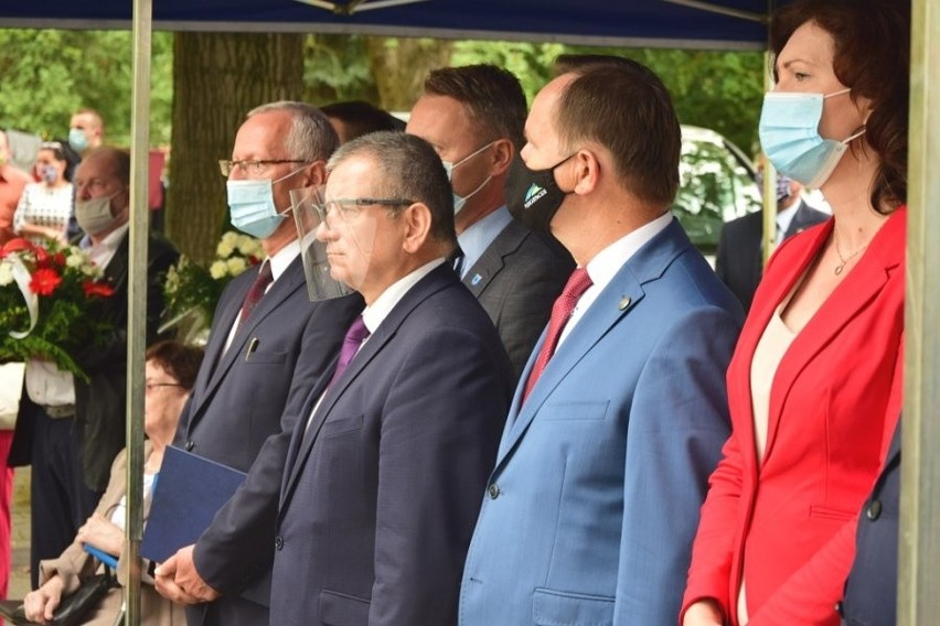 W rocznicę sowieckiej napaści na Polskę w Mielcu odsłonięto tablicę upamiętniającą policjantów zamordowanych na Wschodzie [ZDJĘCIA]