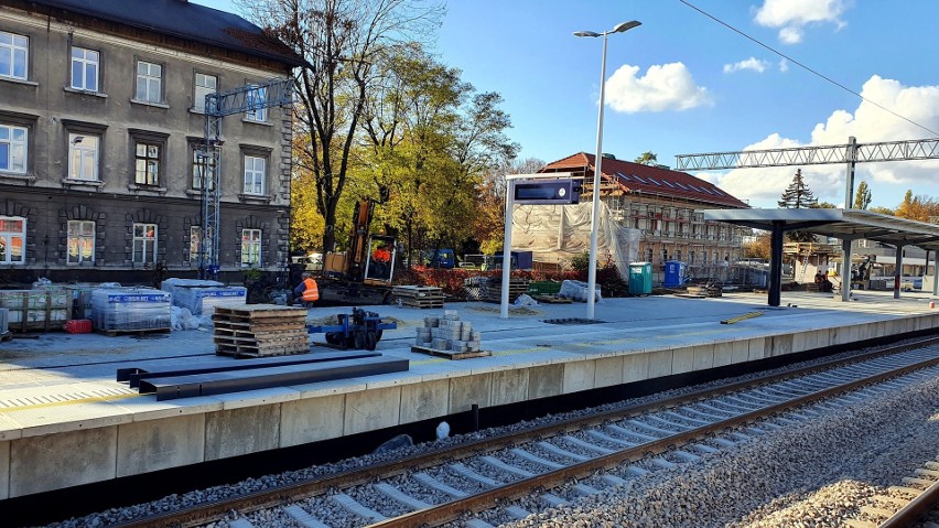 Modernizacja stacji Kraków Płaszów na ostatniej prostej. Wkrótce otwarcie kolejnego peronu