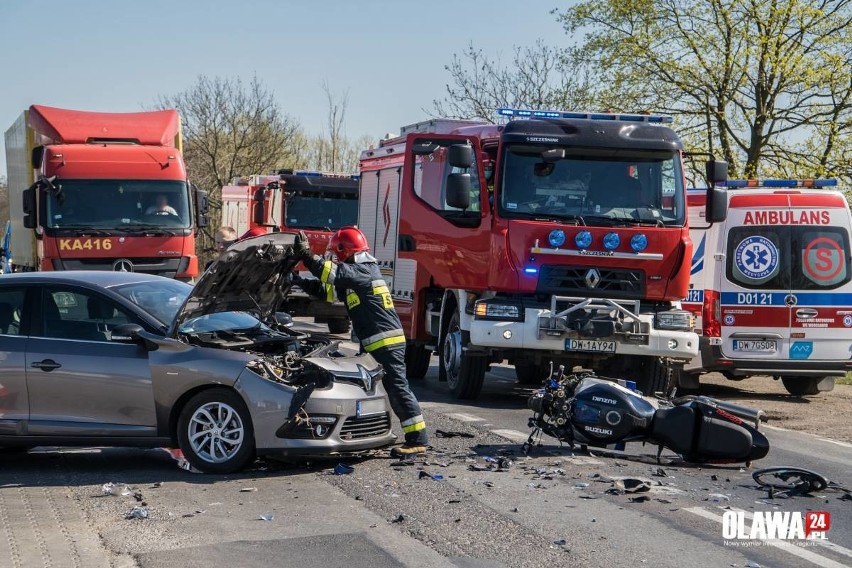 Koszmarny wypadek motocyklisty pod Wrocławiem. Pojawiło się nagranie (ZOBACZ)