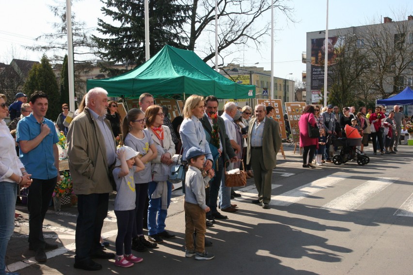 Jarmark pod ostrowskim ratuszem [ZDJĘCIA]