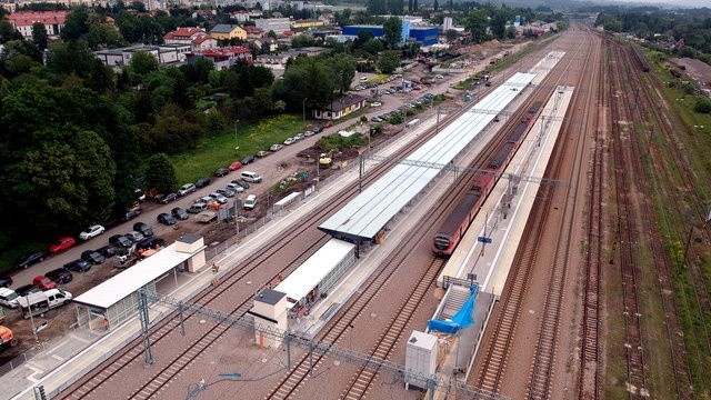 Nowe perony w Krzeszowicach nr 1 i nr 2 już są gotowe....