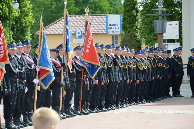 Mszą świętą w kościele Katarzyny Aleksandryjskiego rozpoczęły się obchody Powiatowe Święta Strażaka. Na bytowskim rynku zorganizowano uroczysty apel. Były awanse i odznaczenia dla zasłużonych strażaków.Więcej w piątkowym "Głosie Bytowa/Miastka"