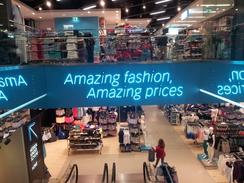 Primark to irlandzka sieć sklepów z tanią odzieżą dla...