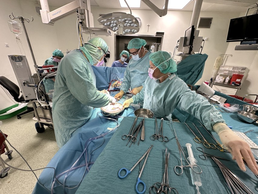Operacja przeszczepu serca w Krakowskim Szpitalu...