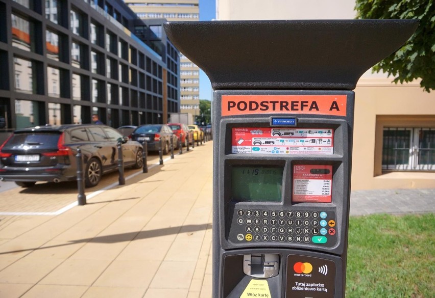 Średnia opłata za parkowanie w Lublinie wynosi 3,23 zł...