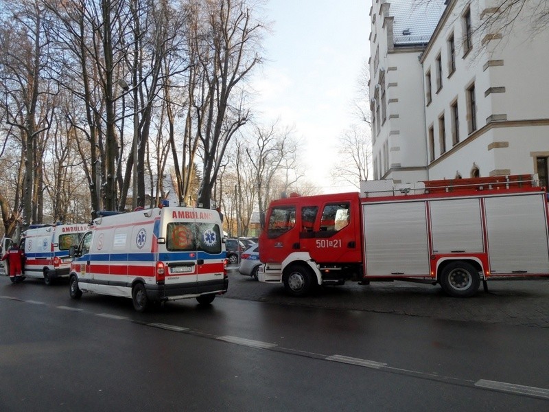 Alarm wszczął więzień na prośbę kolegi, którego czekała...