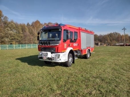 OSP w Sarnowie otrzymała nowy wóz bojowy...