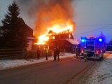 Podhale. Wielki pożar w Czerwiennem. W ogniu stanął drewniany dom mieszkalny [ZDJĘCIA]