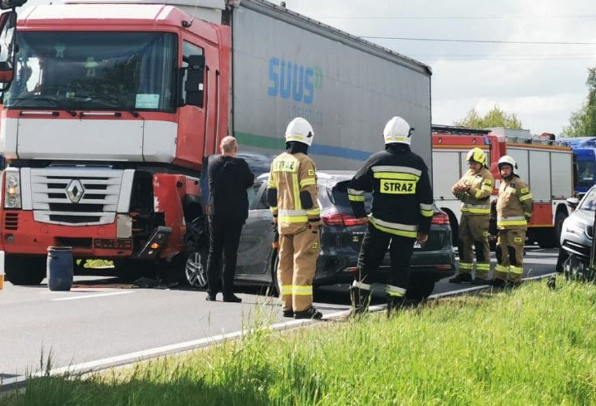 Wypadek na drodze krajowej nr 11 koło Manowa. Zderzenie auta...