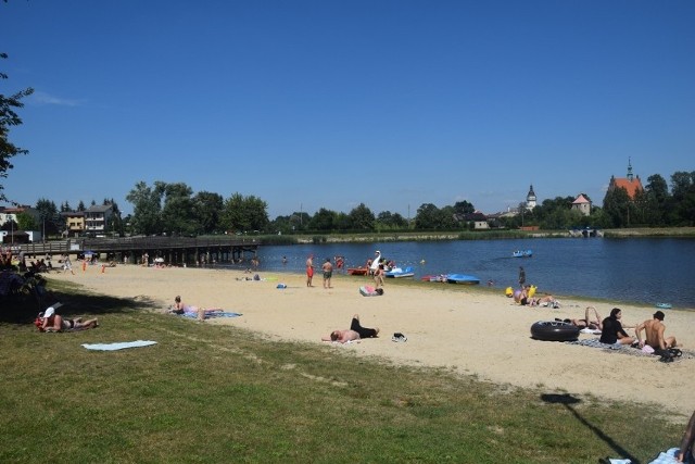 Turniej siatkówki plażowej kobiet odbędzie się nad Zalewem w Szydłowcu.