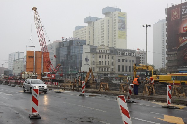 Na razie trwają prace na alejach Mickiewicza i Piłsudskiego między ulicami Wólczańską a Kilińskiego