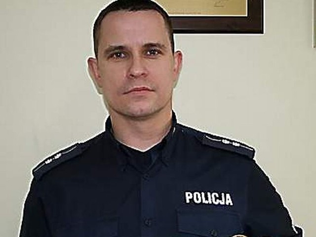 Aspirant Roman Kamński, odważny ratownik i policjant, został wyróżniony  przez Polski Czerwony Krzyż.
